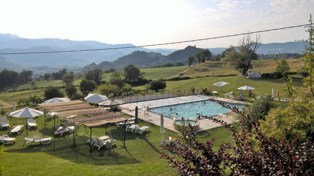 Agriturismo-la-concia-pennabilli-rimini-piscina.jpg