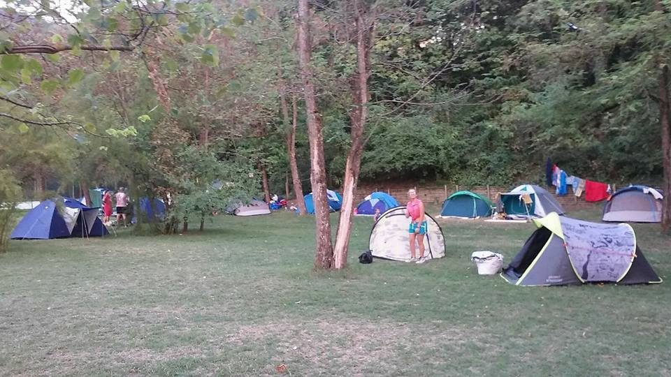 Camping-campeggio-Ponte-Gobbo-Piacenza-Bobbio-piazzole-camper-caravan-roulotte-tenda.jpg