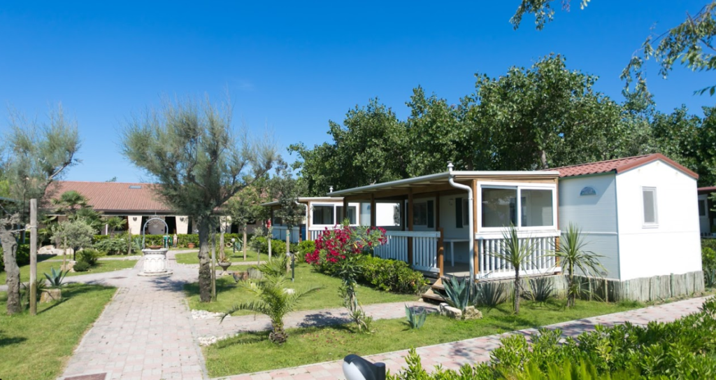 tropical-camping-sottomarina-d-chioggia-bungalow.png