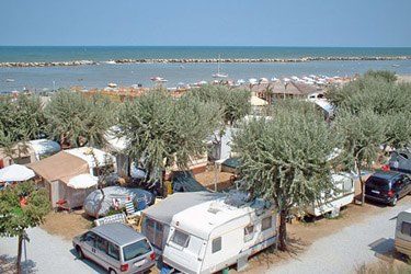 Happy-camping-village-Bellaria-Igea-Marina-Rimini-riviera-Romagnola-romagna-vista-piazzole.jpg