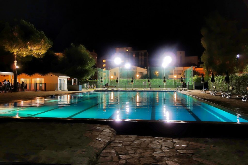 International-Camping-Lido-di-Savio-Ravenna-Romagna-Riviera-Romagnola-piscina.jpg