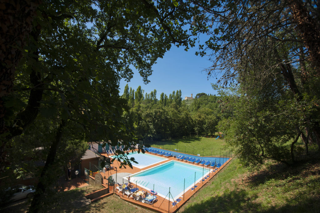Internazionale-camping-village-firenze-impruneta-piscina.png
