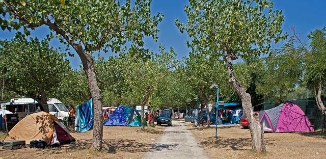 Camping-campeggio-Adria-Riccione-romagna-riviera-romagnola-piazzole-camper-caravan-tende.jpg