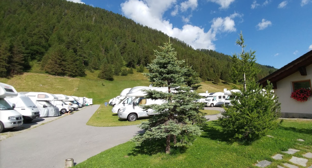 campeggio-stella-alpina-livigno-camper.png