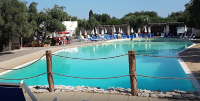 porto-cesareo-camping-piscina.png