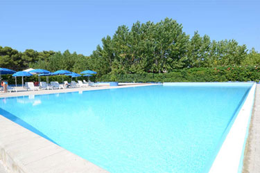 piscina camping 5 stelle.jpg