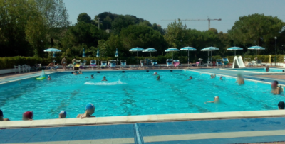 paradise-vacanze-case-mobili-conero-piscina.png