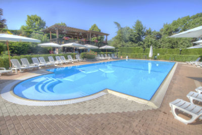 Flaminio-Village-Bungalow-Park-roma-piscina.jpg