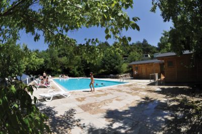 Campeggio-camping-laghi-lamar-piscina.jpg