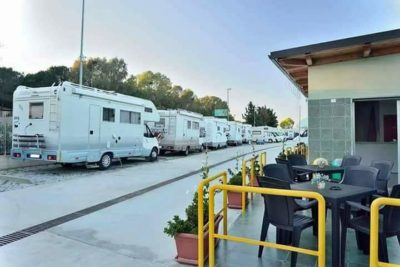 Area-sosta-attrezzata-Camperstop-Lagomare-amalfi.jpg
