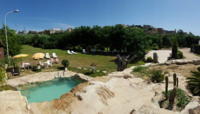 camping-flintstones-park-piscina.jpg