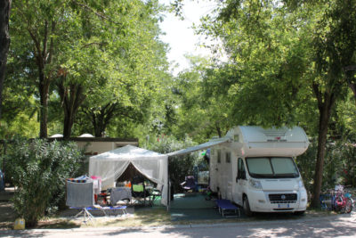 Camping-Tahiti-lido-nazioni-Piazzola camper.JPG