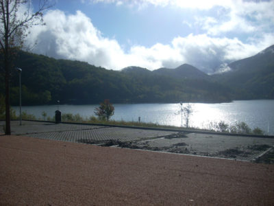 Area-sosta-camper-la-guardata-brasimone-lago-appennino-bacino-camugnao-bologna-piazzole.jpg