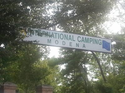 Campeggio-camping-International-Modena-Insegna.jpg