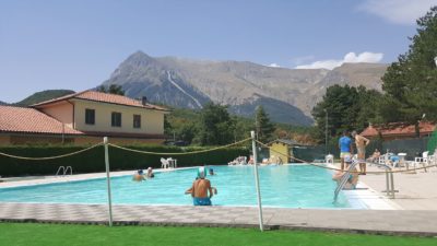 camping-vettore-monti-sibillini-piscina.jpg