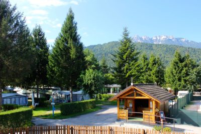 Camping-Riviera-Laco-Caldonazzo-Trentino-piazzole-camper.jpg