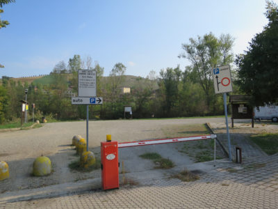 Area-sosta-camper-torre-maina.JPG