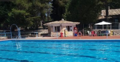 campeggio-villaggio-la-torre-palazzolo-acreide-piscina.png