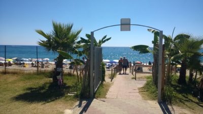campeggio-calabrisella-accesso-spiaggia-roccella.jpg