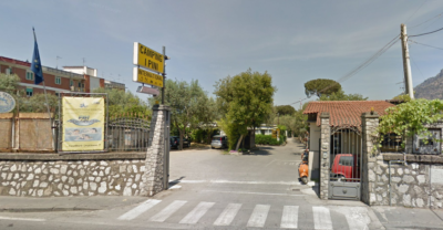 camping-i-pini-piano-di-sorrento-entrata.png
