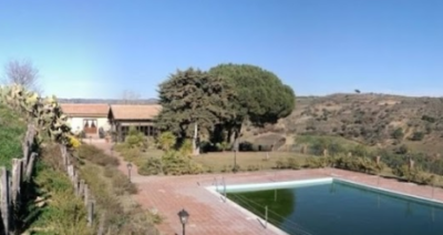 area-attrezzata-agriturismo-valle-dell'elsa-piscina.png