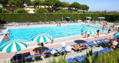 camping-riccione-piscina.png