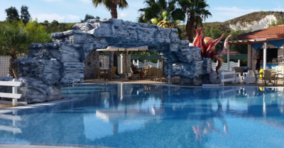 camping-villaggio-verdemare-village-piscina-vieste.png