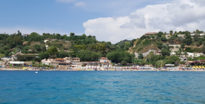 campeggio-villaggio-residence-quattro-scogli-vista.png