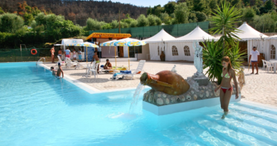 camping-la-gemma-peschici-piscina.png