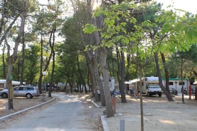 Camping-campeggio-Villaggio-Pineta-Milano-Marittima-Cervia-ROmagna-Riviera-Romagnola-piazzole-camper-caravan-roulotte-tende.jpg